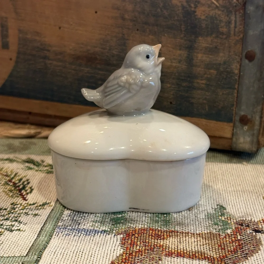 Vintage Otagiri Japan Porcelain Heart Trinket Box Sm Gray/Blue Bird/on Lid Japan